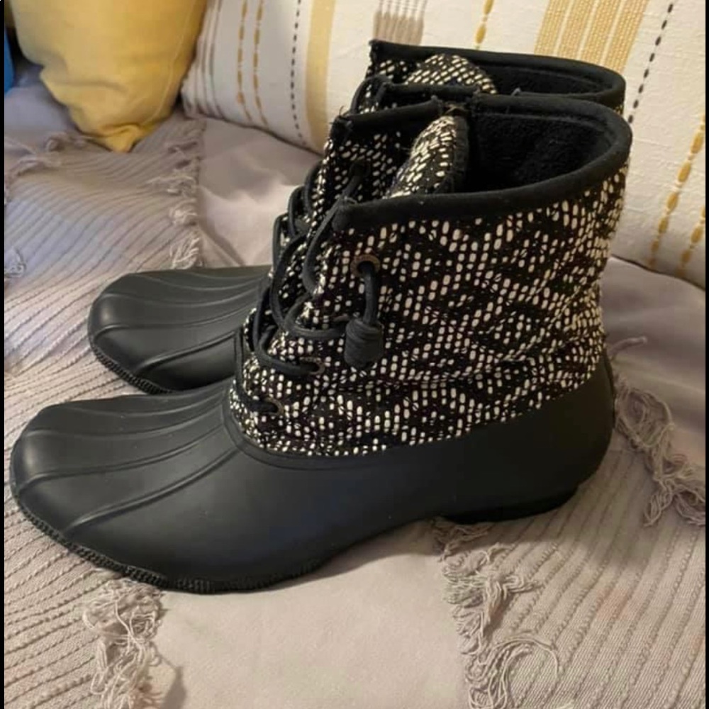 SPERRY DUCK BOOTS (size 9.5)
